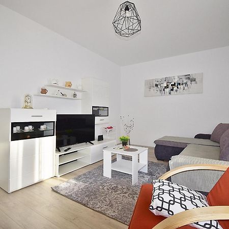 Apartment Navy Near The Beach Pula Exteriér fotografie